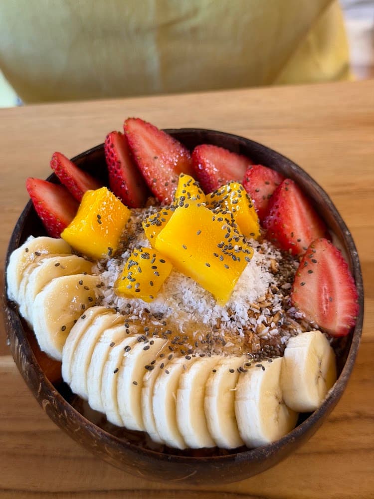 Ani's bowls and salads photo 3