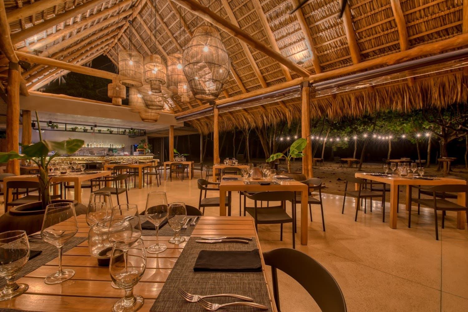 Manzú a Beachfront Restaurant