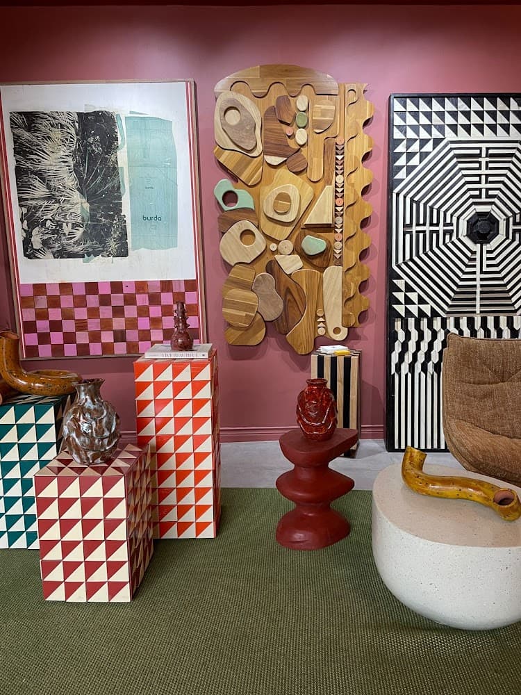 Van Parijs: Art, Interior Design and Massages photo 2